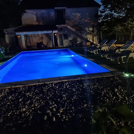 Pool Lägenhet *