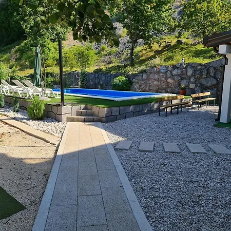 Pool Lägenhet *