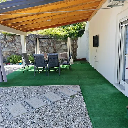Pool Mostar